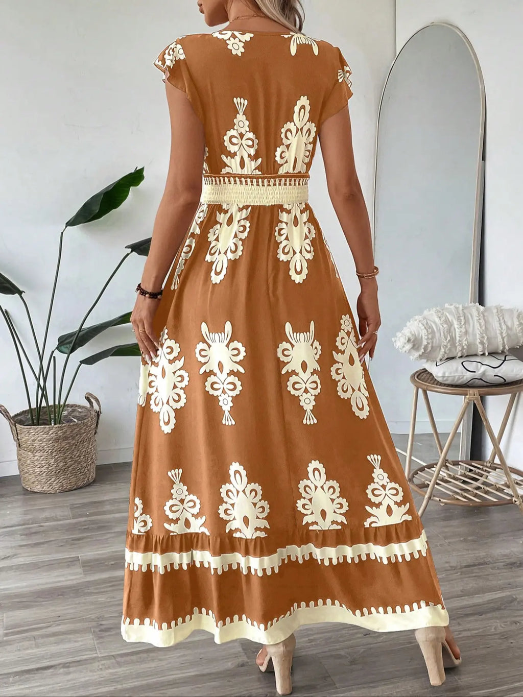Women'S V Neck Ruffle Hem A-Line Dress, Fitted, Elegant All over Print, Elastic Waist, Moderate Woven Fabric, Casual Vacation Wear