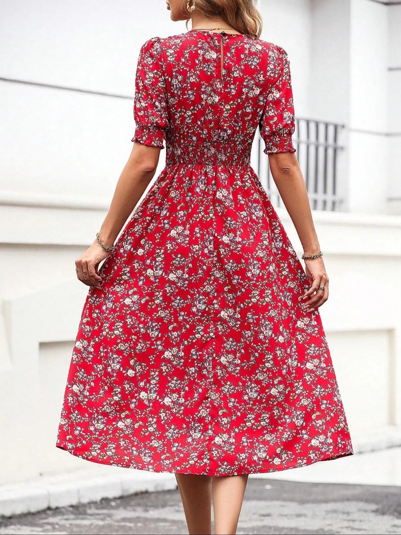 Women'S Floral Print Bubble Hem Dress, round Neck Waist Cinched Design, Boho Style Midi Skirt, Fitted Short Sleeve, All Seasons, Chic